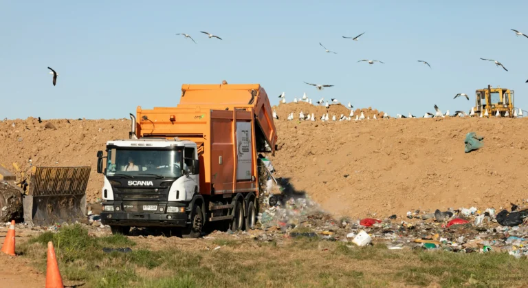 What Size Dumpster Do I Need? A Bowling Green Homeowner’s Guide to Choosing the Right Roll-Off Size